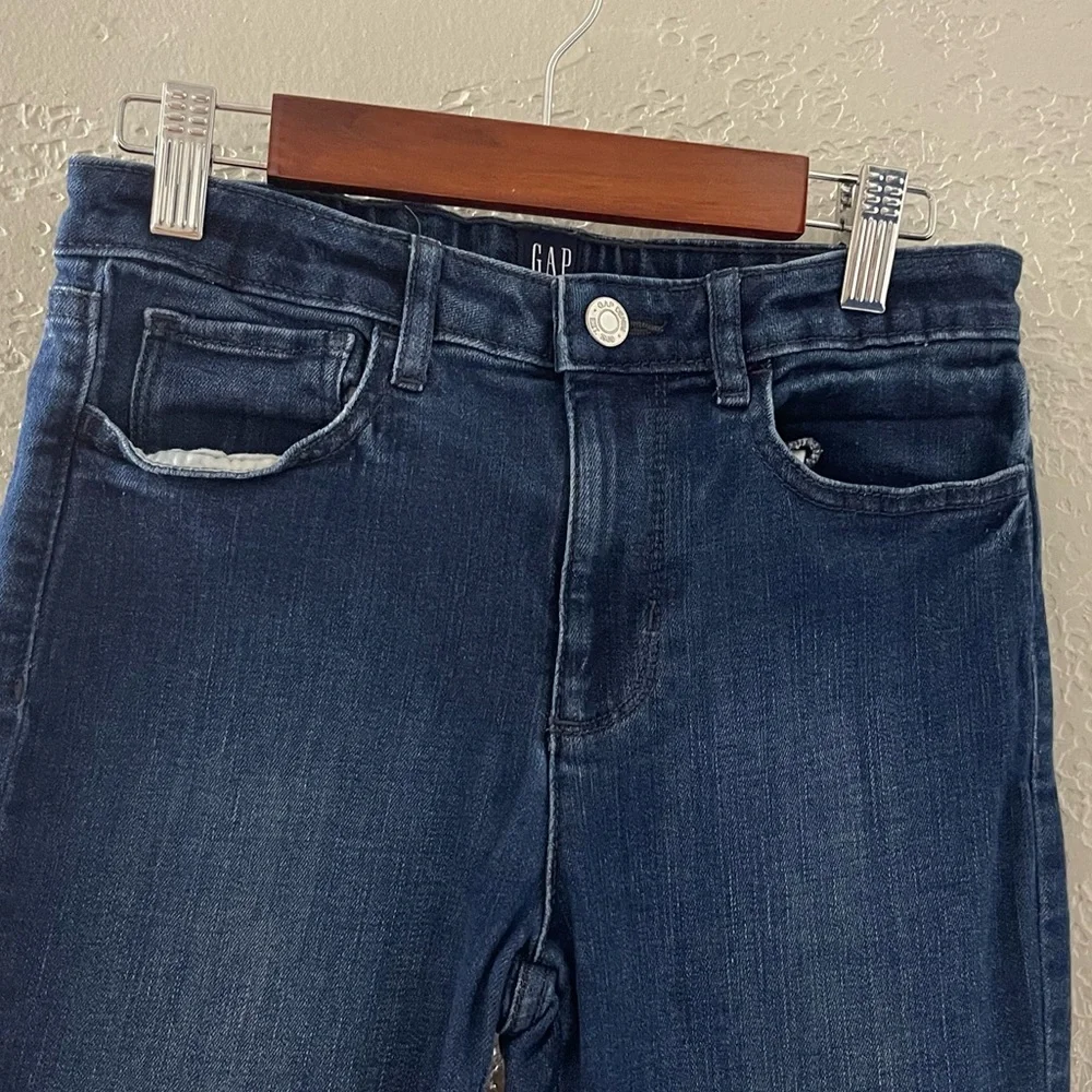 GAP chic dark